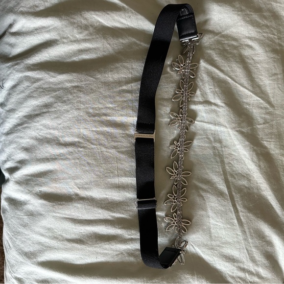 Elegant BCBGMaxazria Black and Silver Floral Women's Belt - Picture 2 of 5